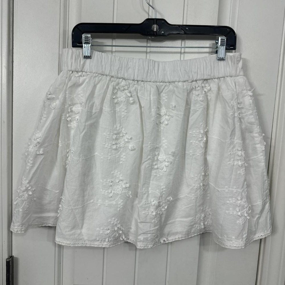 Cottagecore white corset waist embroidered floral appliqué mini skirt. L - Picture 4 of 8